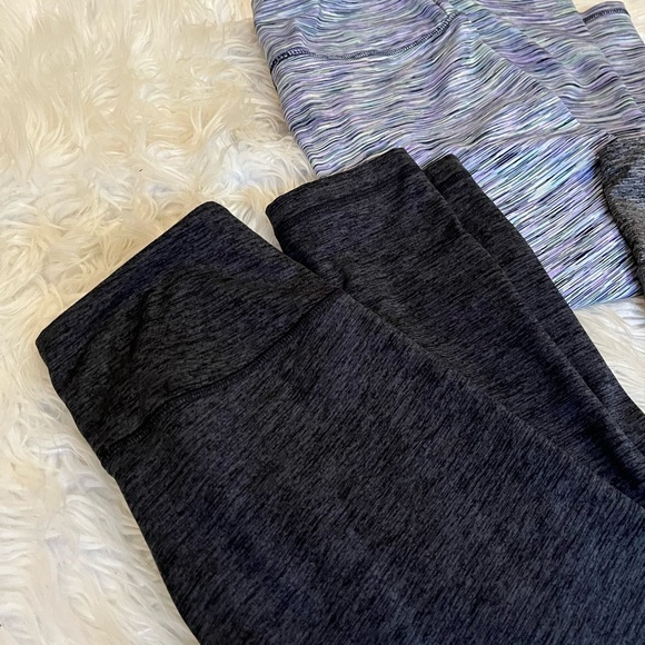 Lot of 3 Athletic Leggings - Picture 2 of 6